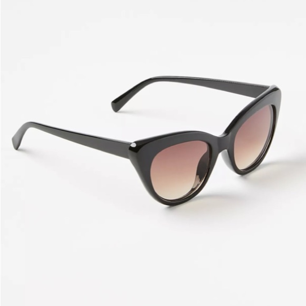 LOFT NWT Vintage Inspired Cateye Sunglasses - Black